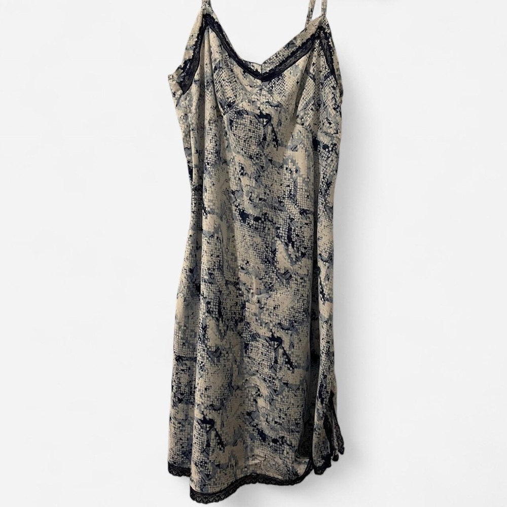 Vintage Elegant Ambrielle Nightgown